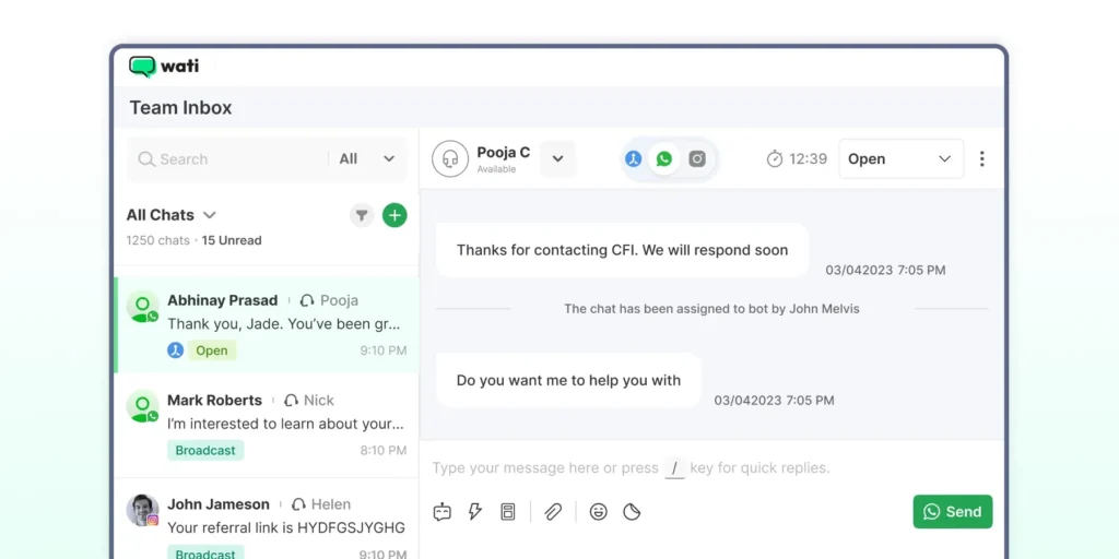 A team inbox interface showing multiple chat threads, agent availability, and an open conversation with an automated reply.